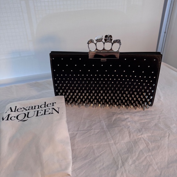 Alexander McQueen Knuckle Spike Clutch -Black w/Silver hardware -Limited Edition - Picture 16 of 16